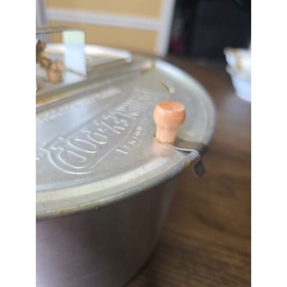 Genuine Whirley Pop Popcorn Maker Popper Stovetop Hand Crank Wooden Handle - Picture 11 of 16